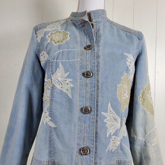 Christopher & Banks jean jacket with floral embroidery size small - Picture 3 of 12
